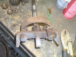 4 Rusted rear axle & brake shoes.jpg