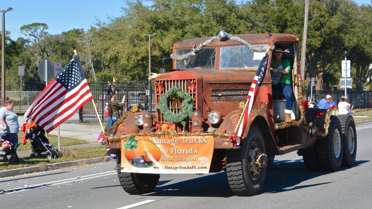 Mims Parade 12-04-2021 MVFD FB.jpg