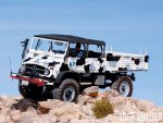 129_1101_01_o+129_1101_wunderbar_doka_unimog+unimog_404_front_three_quarter.jpg