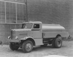 Oshkosh 1940's 4x4 tanker DM.jpg